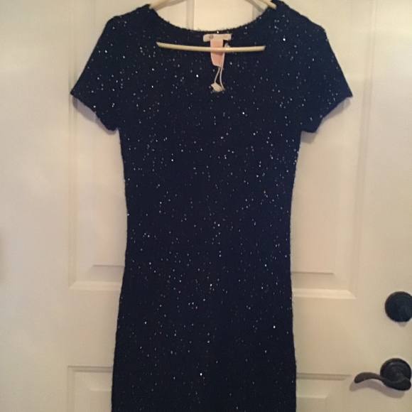 NWT TULLE ANTHROPOLGIE SEQUIN SWEATER DRESS. M - Picture 4 of 5
